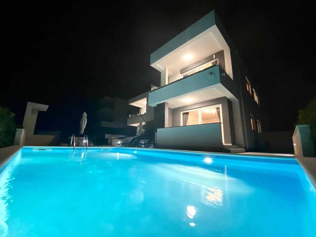 Fantasy Pool Villa Novalja Luaran gambar