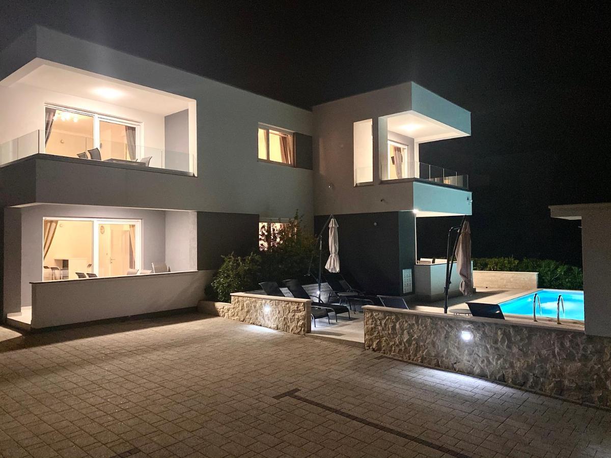 Fantasy Pool Villa Novalja Luaran gambar